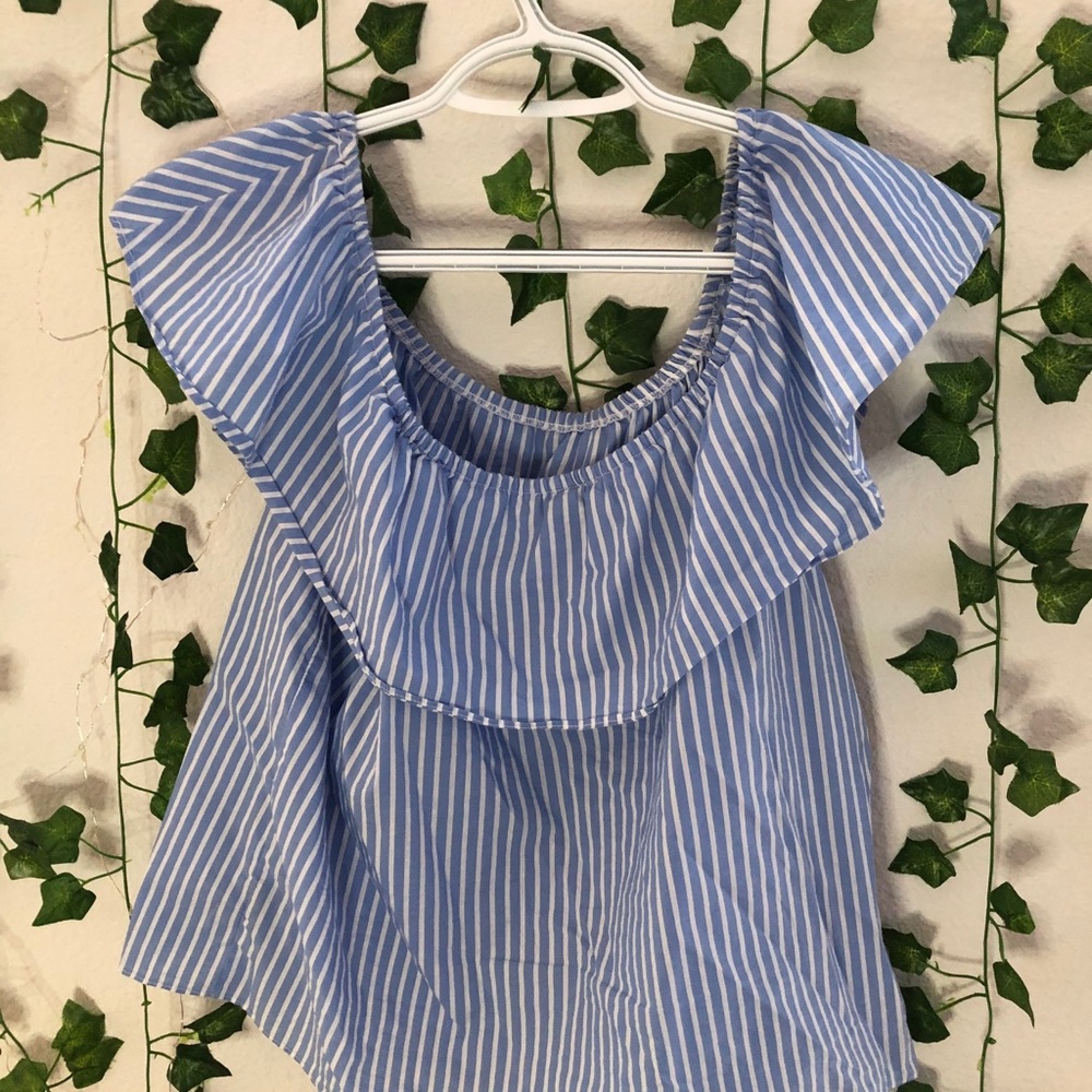 clothes - Picture 4 of 16